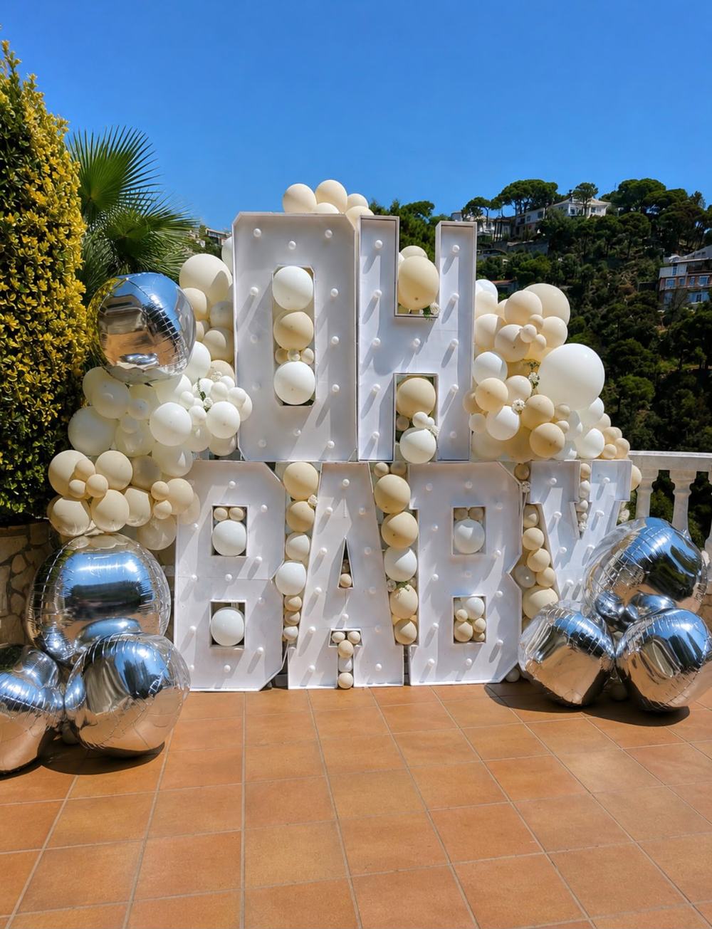 Baby shower Oh Baby con letras luminosas