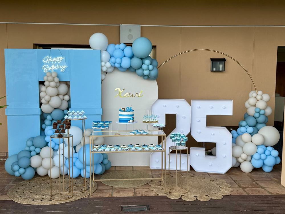 25 cumpleaños en azul y blanco