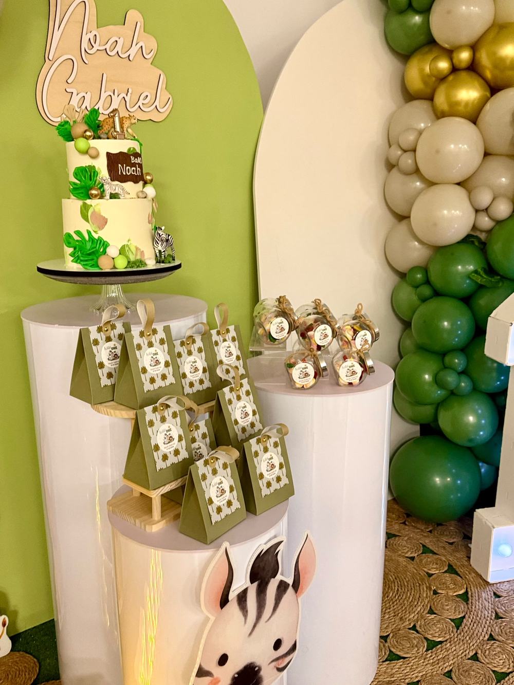 Cumpleaños temática selva, mesa de detalles