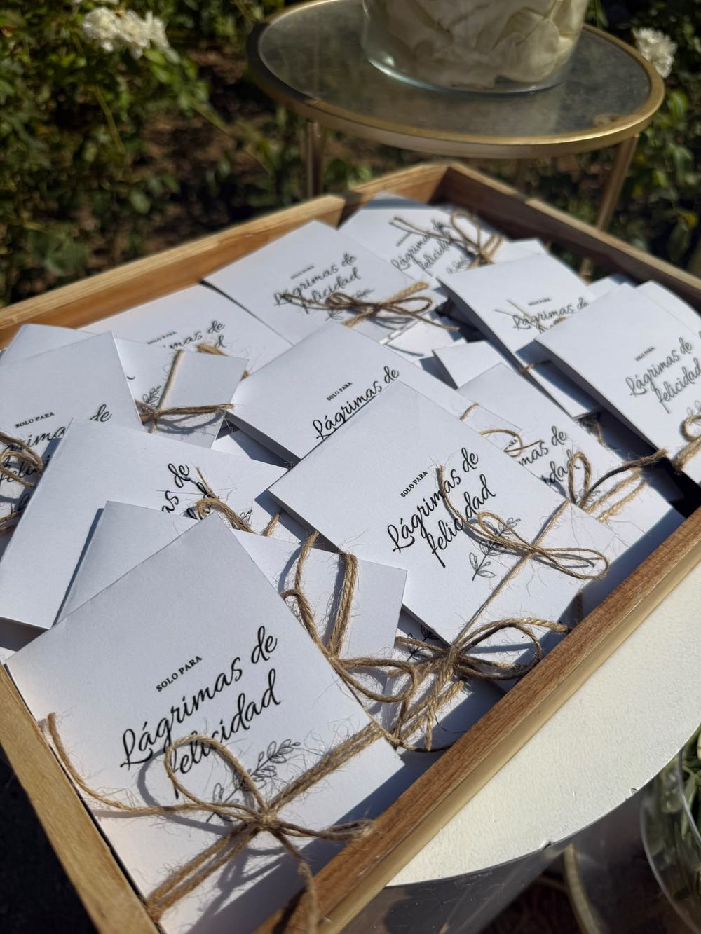 Detalle de boda, pañuelos «lágrimas de felicidad»